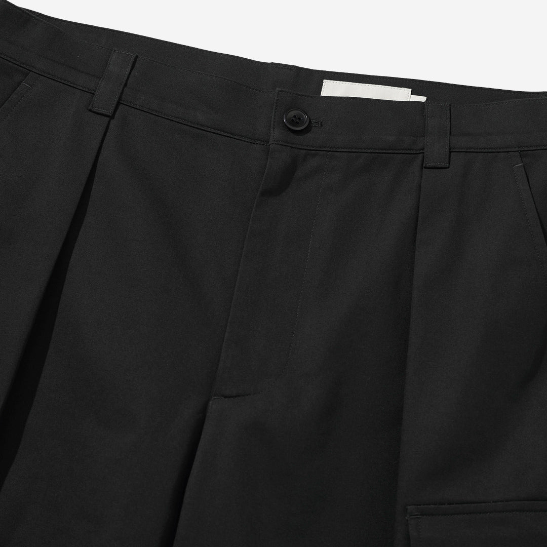 Dawson One-Pleat Cargo Shorts - Black