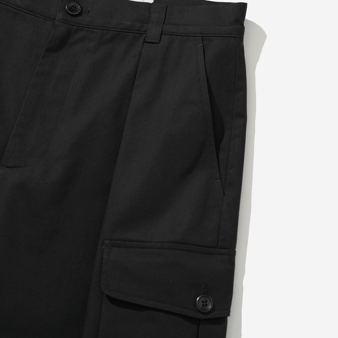 Dawson One-Pleat Cargo Shorts - Black