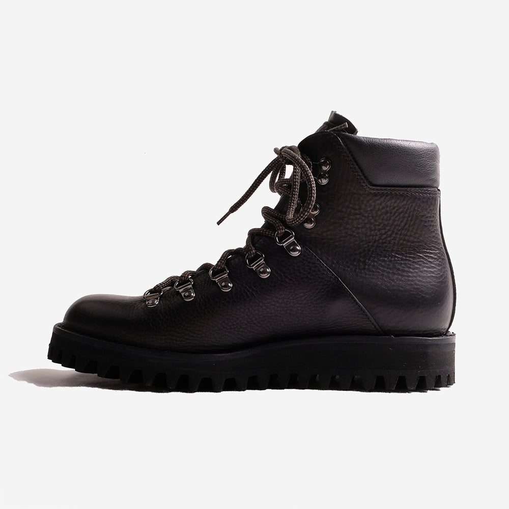 A300 Explorer Leather Hiking Boots - Pebbled Black
