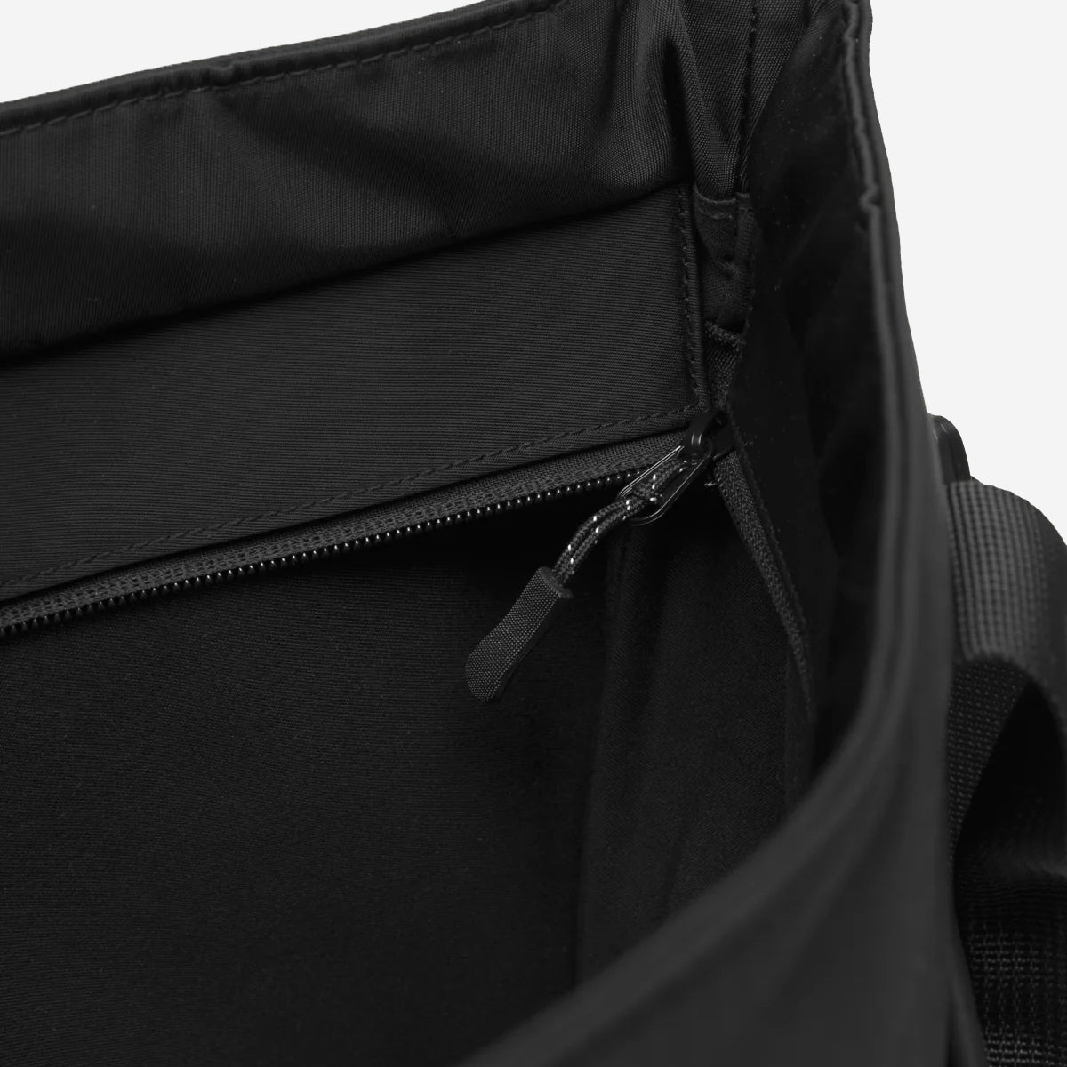Hubert Tech Tote Bag - Black
