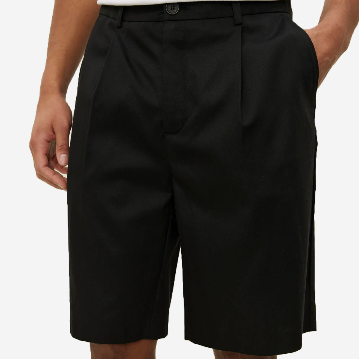 Randall Pleated Twill Shorts - Black