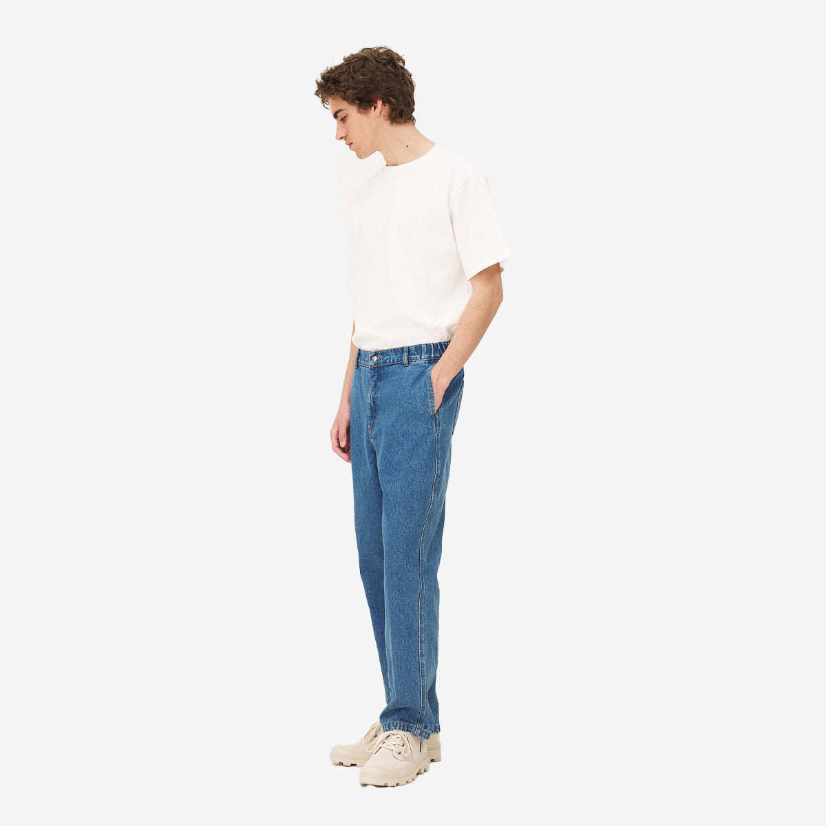 Calder Relaxed Tapered Easy Jeans - Light Denim
