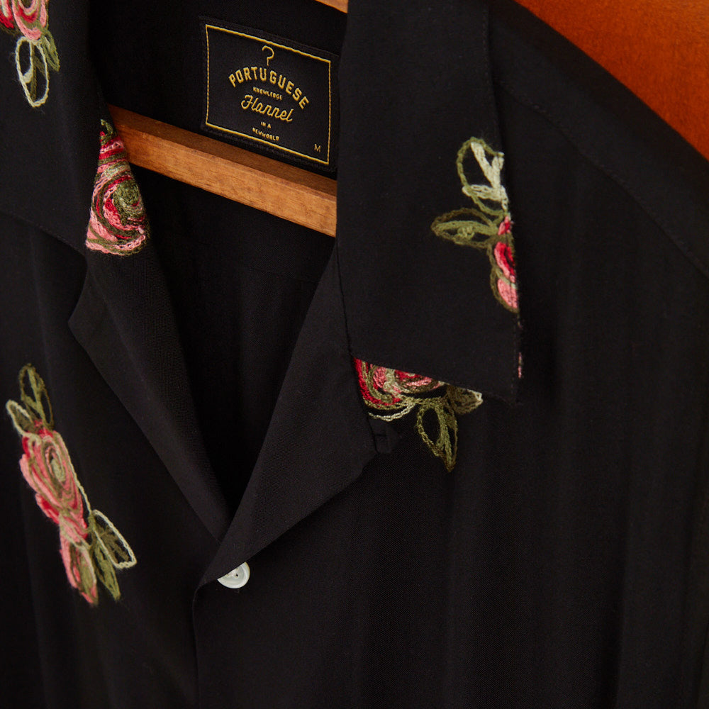 Embroidered Roses S/S Vacation Shirt - Black