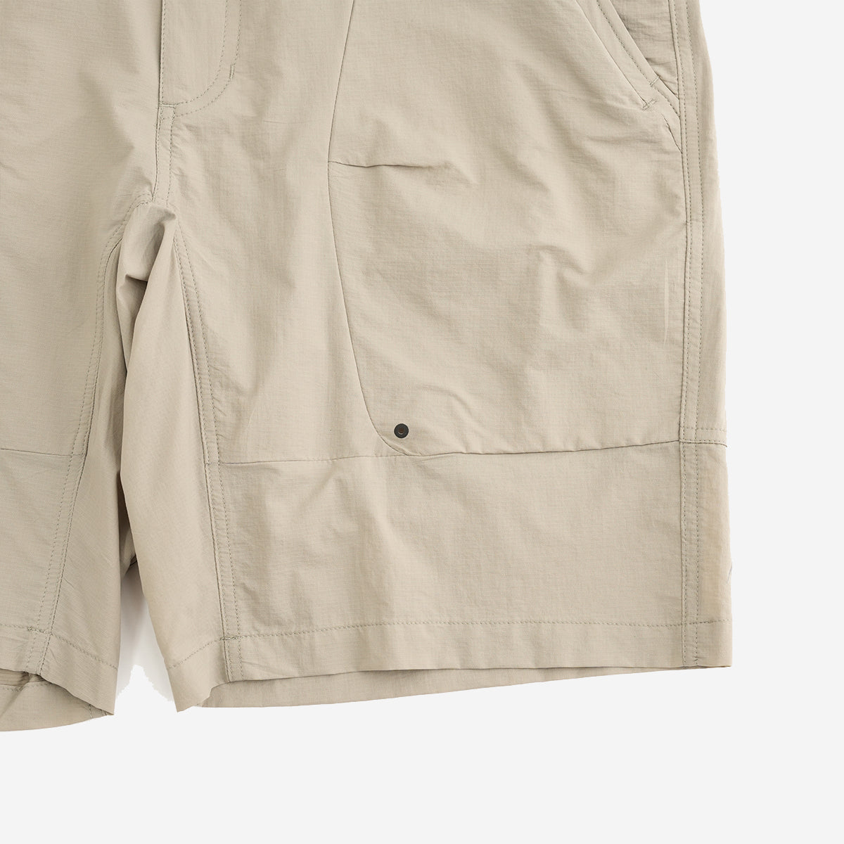 Light Conseal 6-Pocket Zip Shorts - Beige