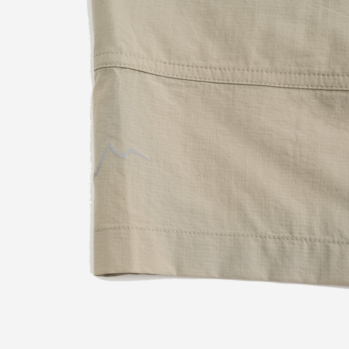 Light Conseal 6-Pocket Zip Shorts - Beige