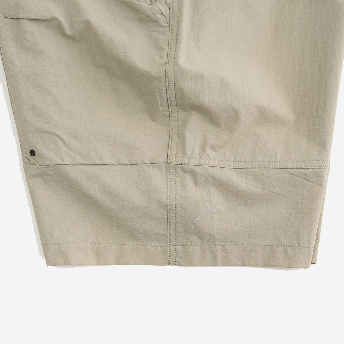 Light Conseal 6-Pocket Zip Shorts - Beige