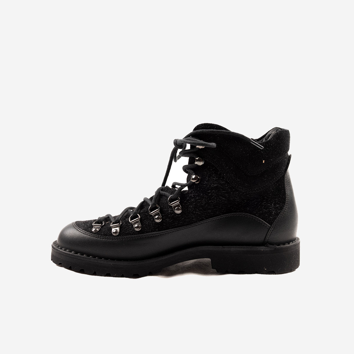 MA172 Magnifico Leather Hiking Boots - Black/Black