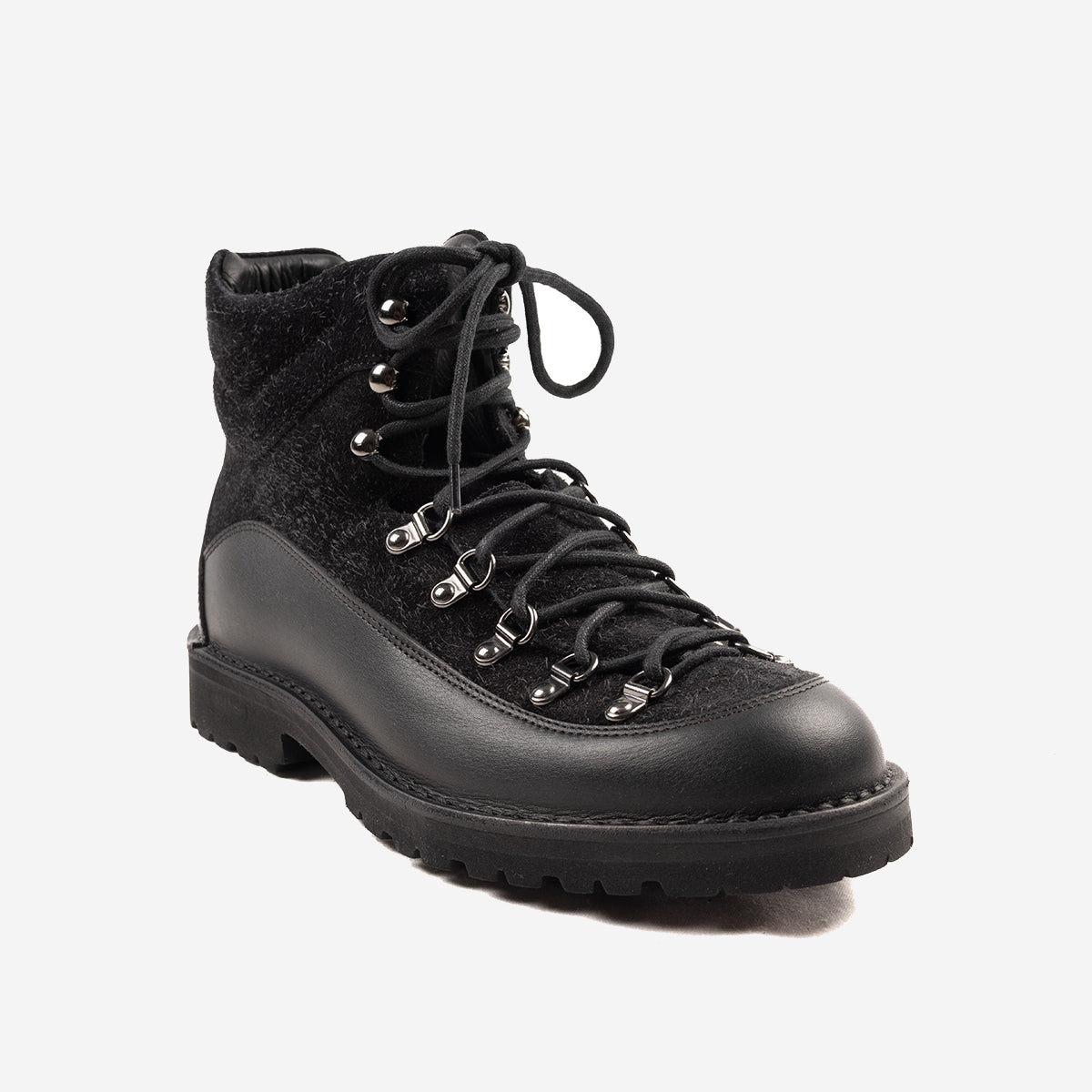 MA172 Magnifico Leather Hiking Boots - Black/Black