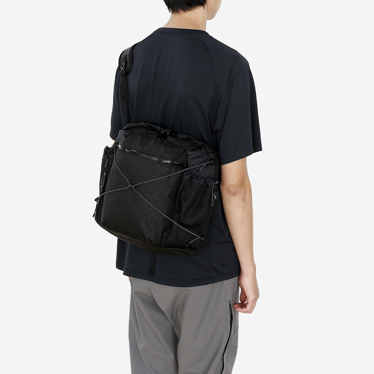 Rolltop Gird Cross Bag - Black