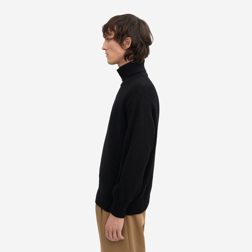 Merino Wool Turtleneck - Deep Black