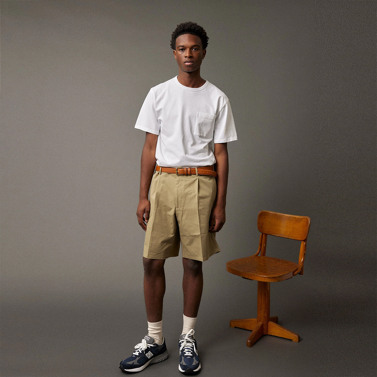 Writer Twill Pleat Shorts - Khaki